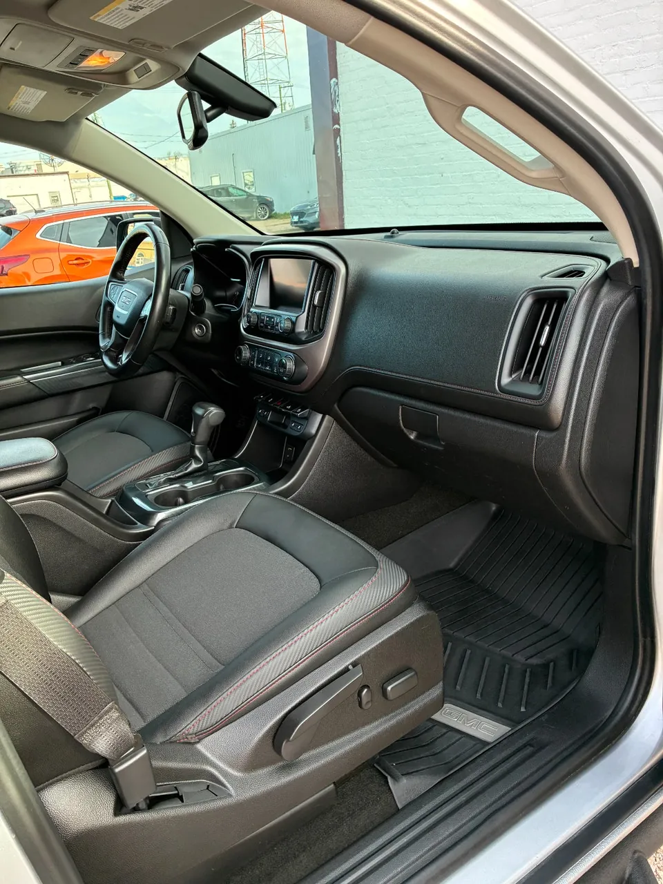 GMC Canyon 2016 photo 4