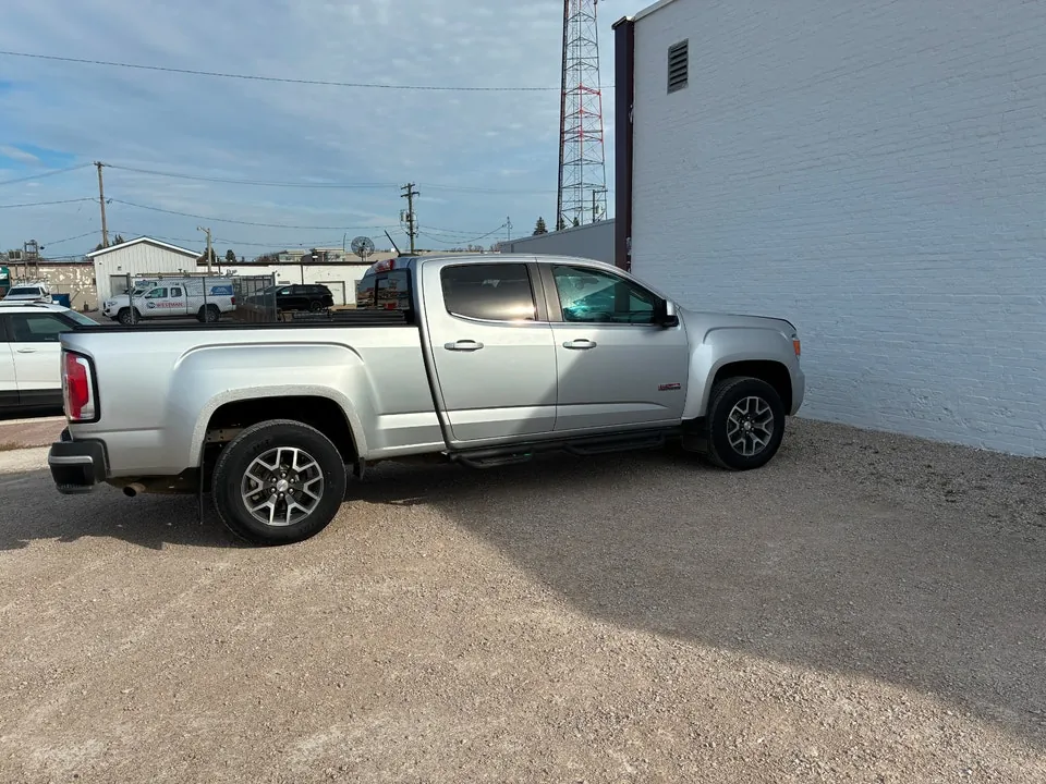 GMC Canyon 2016 photo 2
