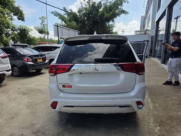 Mitsubishi Outlander 2022 photo 4