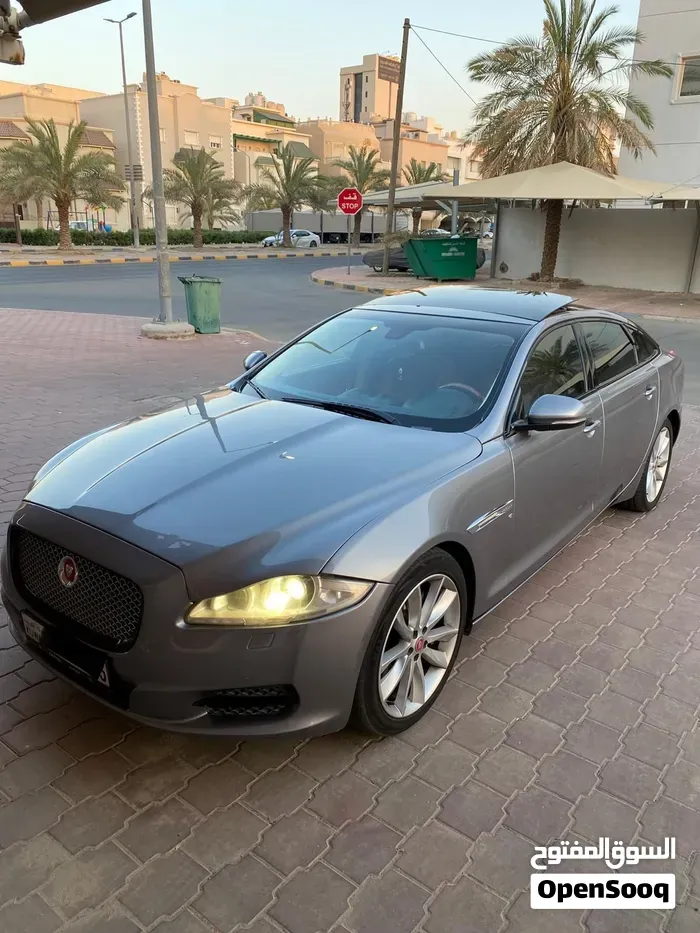 Jaguar Xj 2014 photo 2