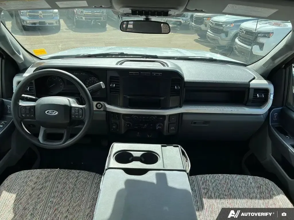 Ford F 350 2023 photo 4