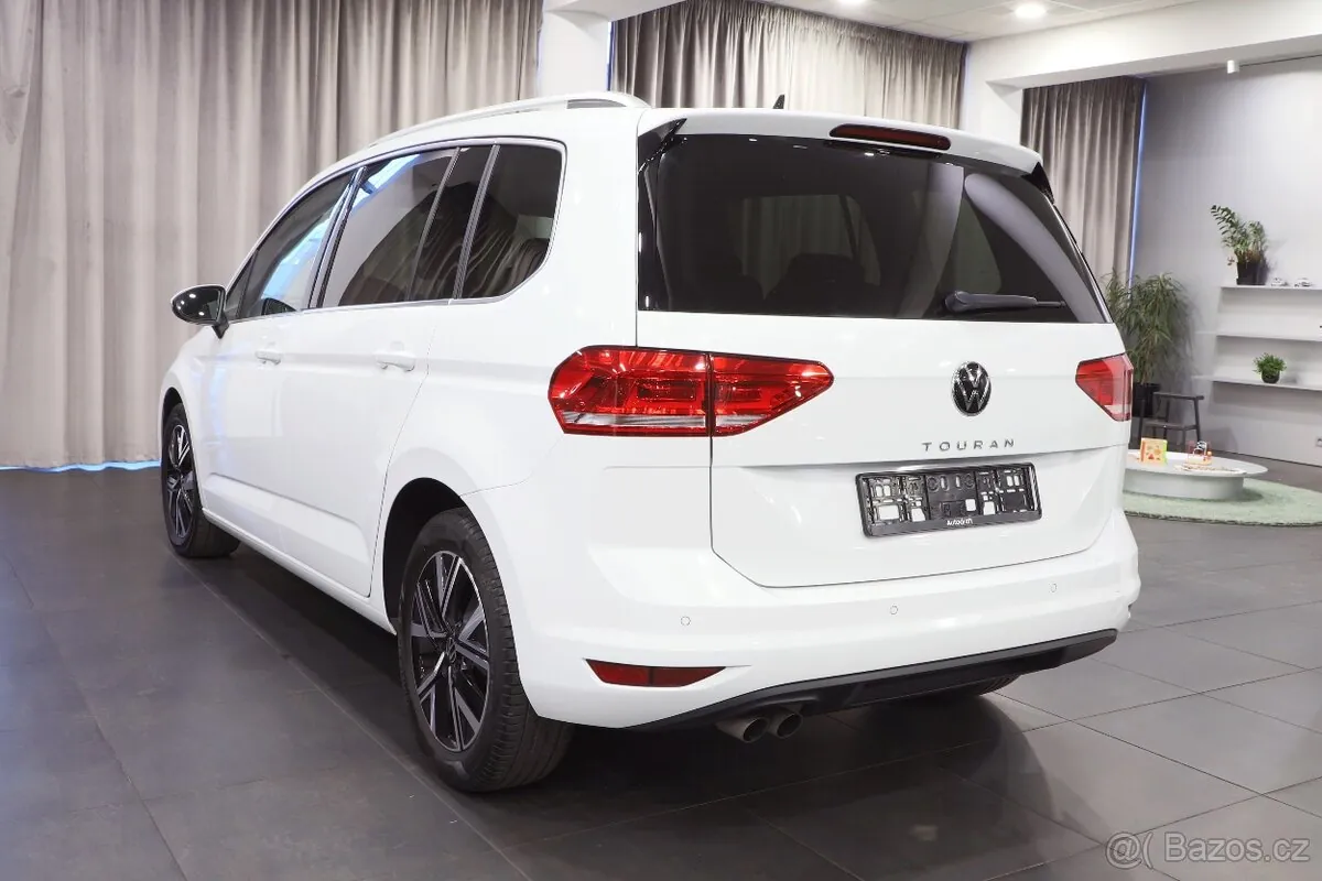 Volkswagen Touran Highline 2022 photo 4