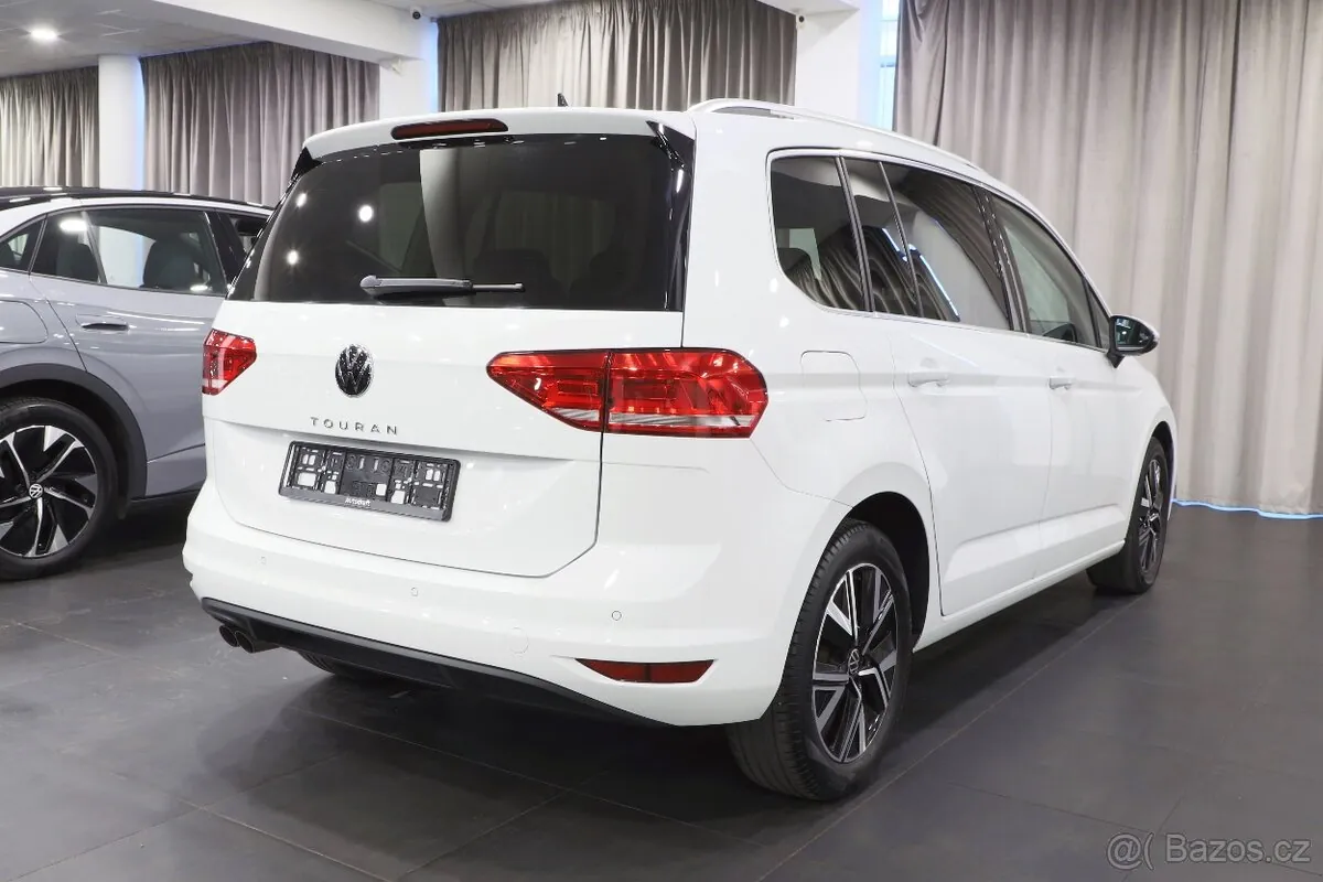 Volkswagen Touran Highline 2022 photo 3