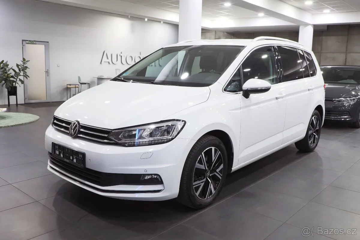 Volkswagen Touran Highline 2022 photo 2