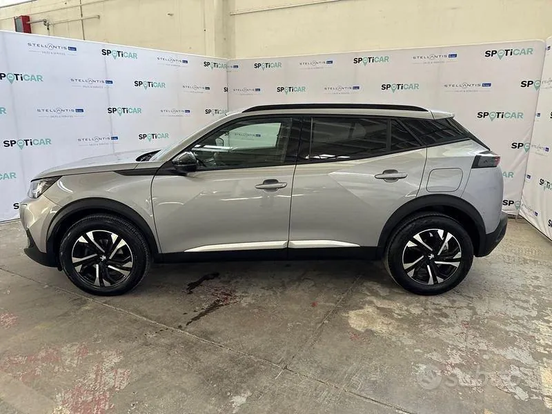 Peugeot 2008 2023 photo 2