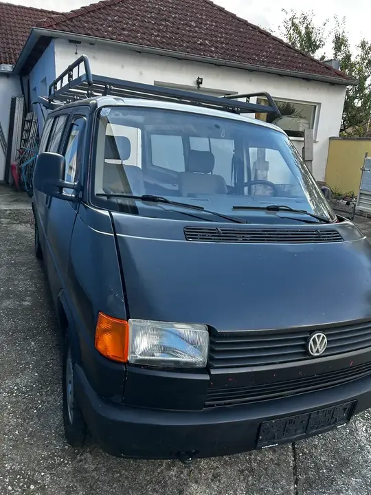 Volkswagen T4 1993 photo 2