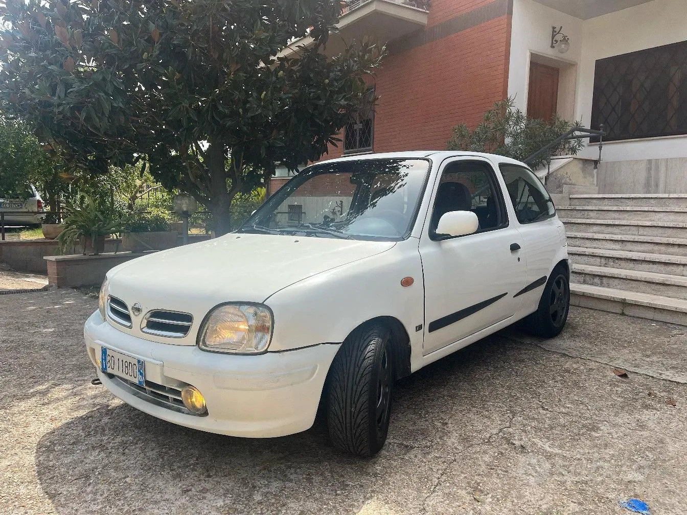 Nissan Micra 1999 photo 2