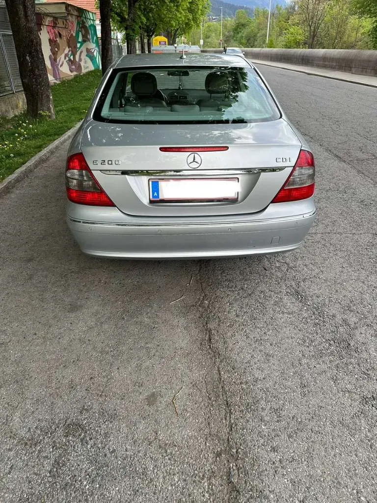 Mercedes-Benz E-Class 2006 photo 2