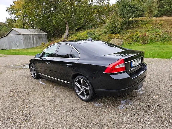 Volvo S80 2010 photo 2