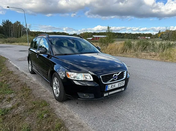 Volvo V50 2011 photo 2