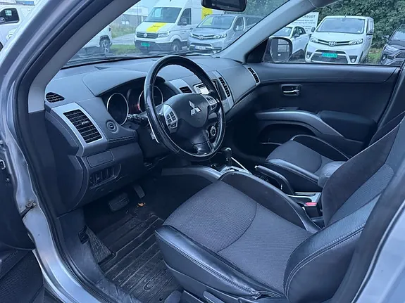 Mitsubishi Outlander 2010 photo 5