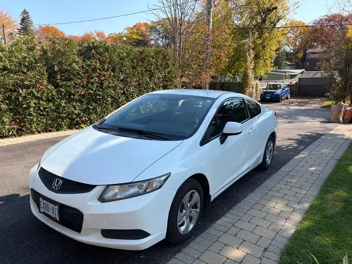 Honda Civic 2013 photo 2