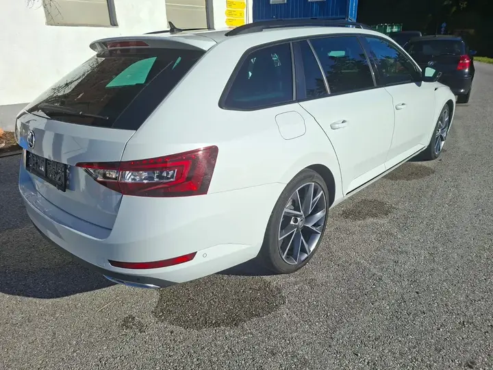 Skoda Superb 2019 photo 2