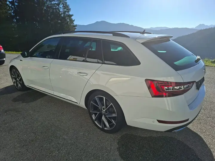 Skoda Superb 2019 photo 3