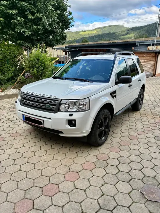 Land Rover Freelander 2011 photo 2