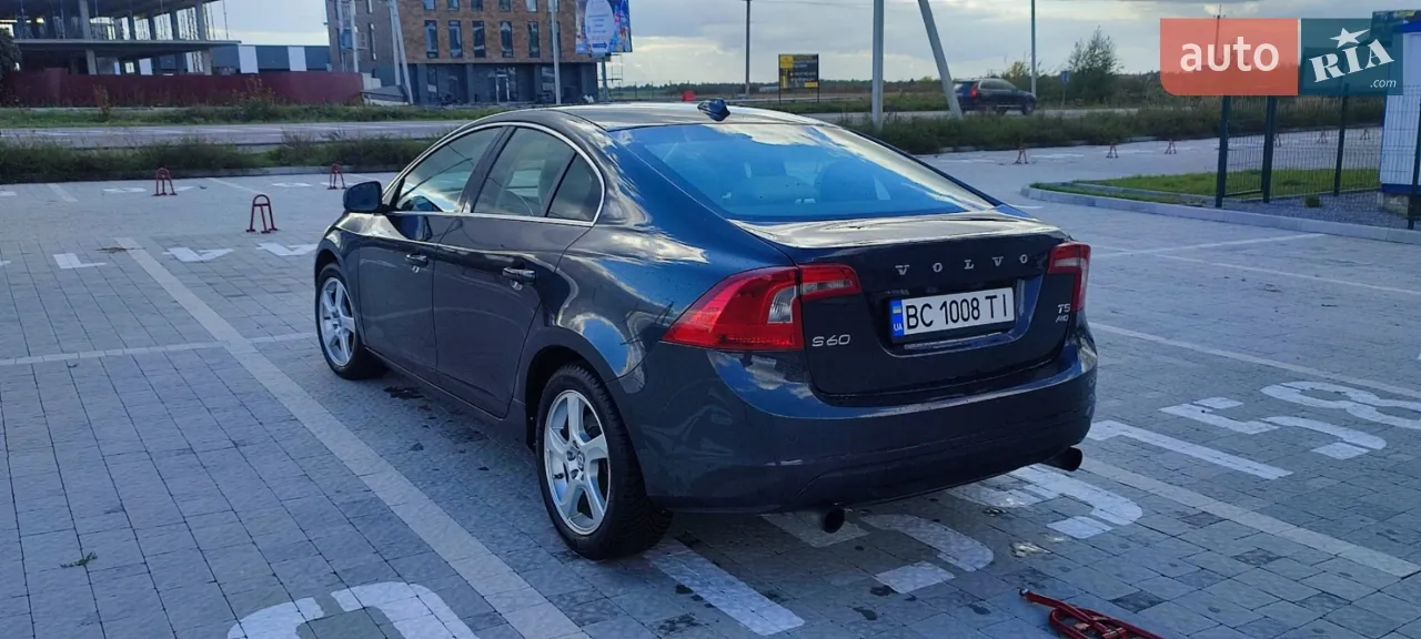 Volvo S60 2012 photo 4
