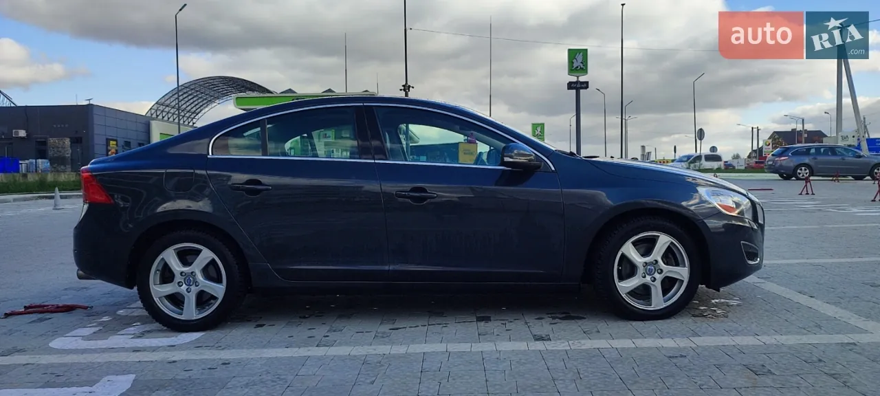 Volvo S60 2012 photo 3