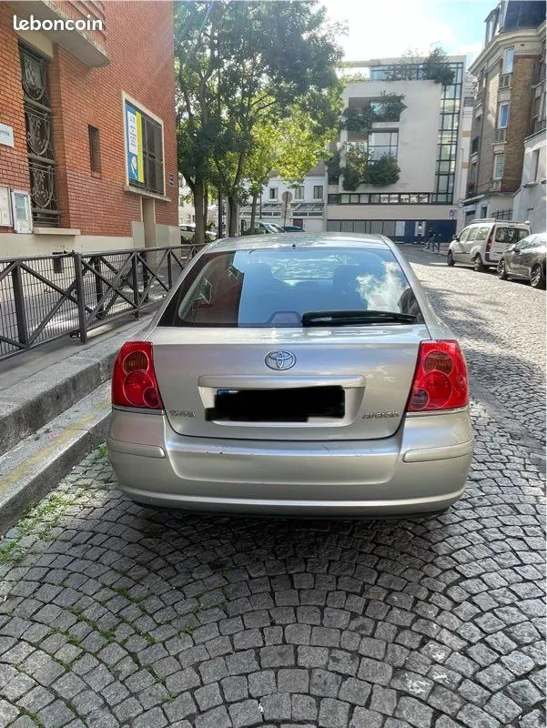 Toyota Avensis 2003 photo 2