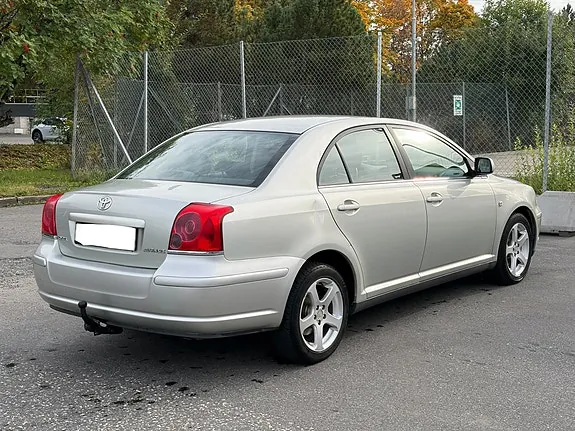Toyota Avensis 2005 photo 4