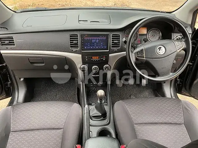 KG Mobility Korando 2011 photo 4