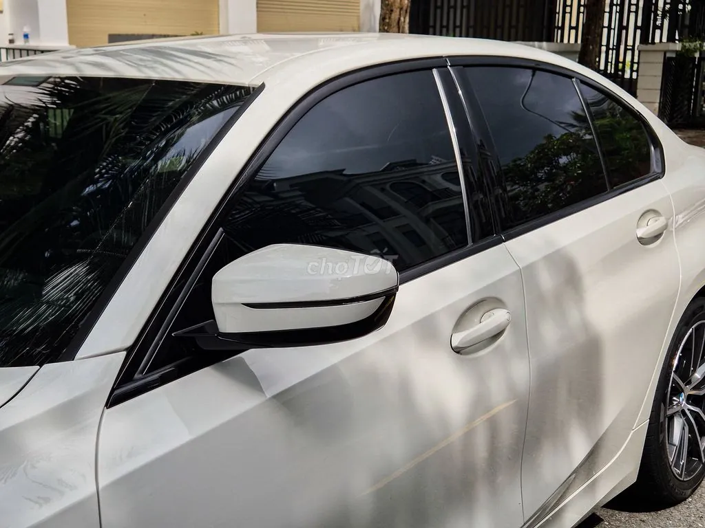 BMW 3 Series 2024 photo 5