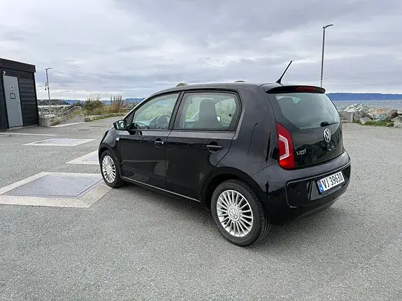 Volkswagen Up 2014 photo 3