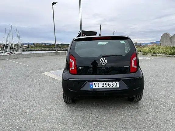 Volkswagen Up 2014 photo 4