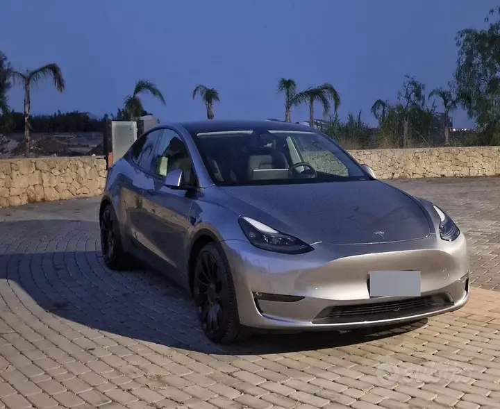 Tesla Model Y 2023 photo 3