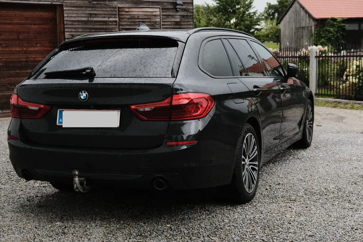 BMW 5 Series 2019 photo 3