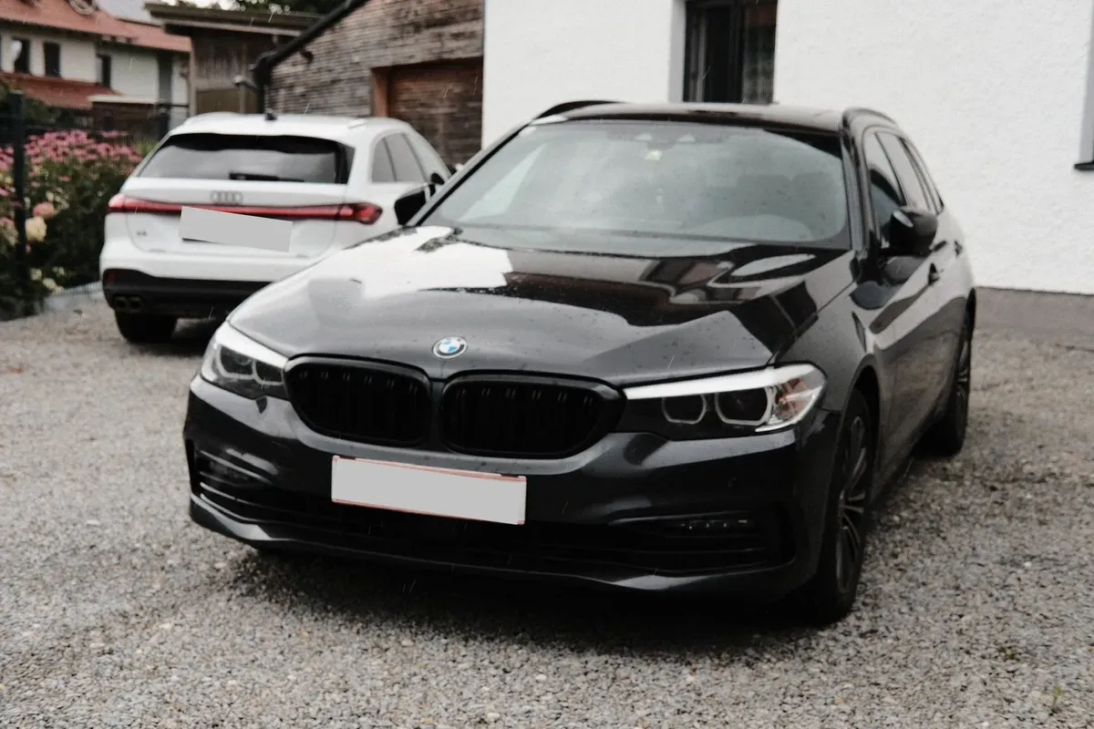 BMW 5 Series 2019 photo 2