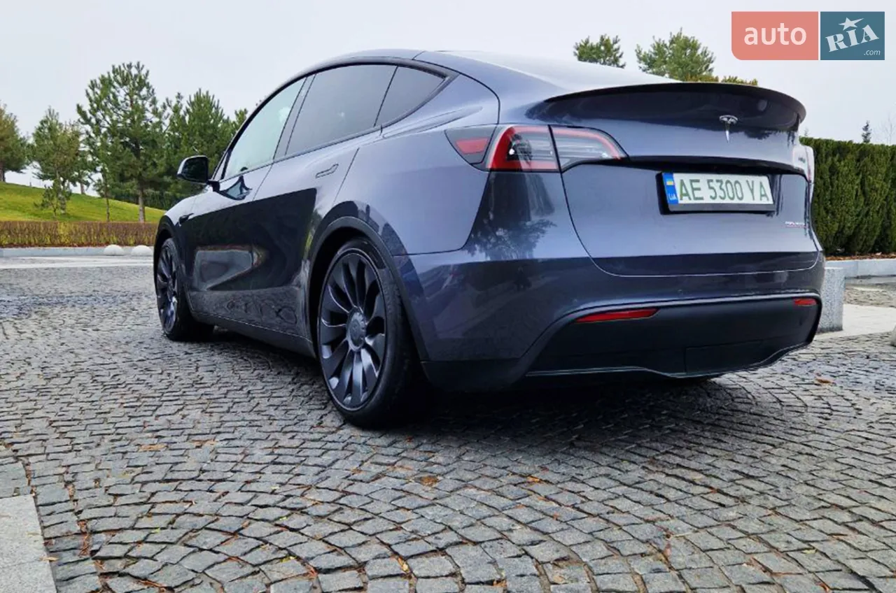 Tesla Model Y 2022 photo 2