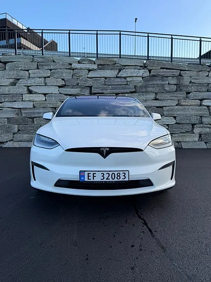 Tesla Model X 2023 photo 2