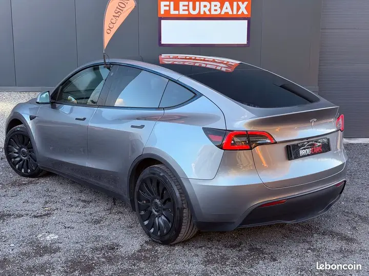 Tesla Model Y 2023 photo 4