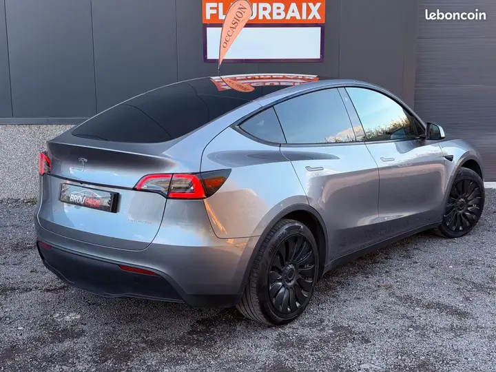 Tesla Model Y 2023 photo 3