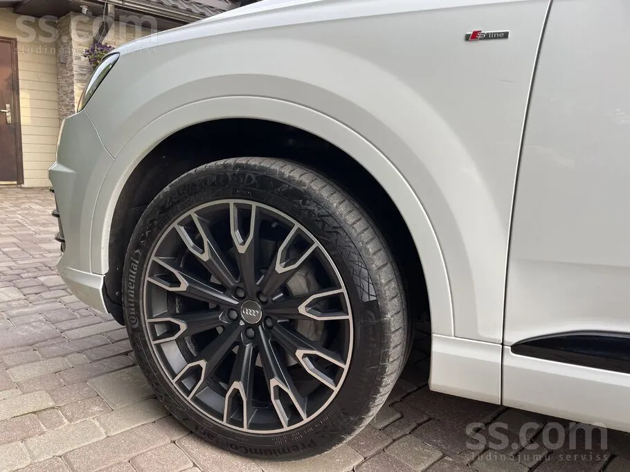 Audi Q7 2019 photo 2