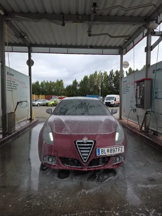 Alfa Romeo Giulietta 2011 photo 2