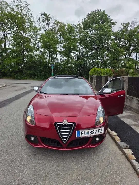 Alfa Romeo Giulietta 2011 photo 3