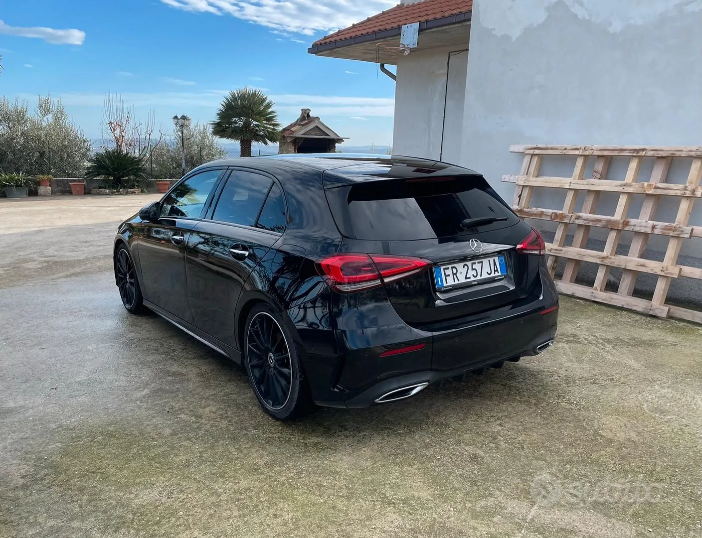 Mercedes-Benz A180D 2018 photo 2