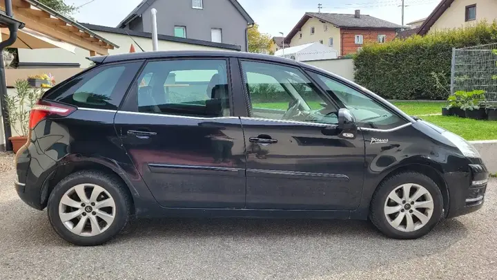 Citroen C4 Picasso 2010 photo 2