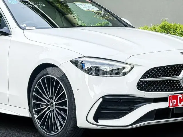 Mercedes-Benz C200 2025 photo 3