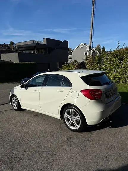 Mercedes-Benz A 180 2013 photo 4