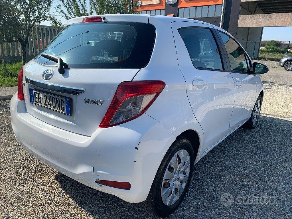Toyota Yaris 2013 photo 5