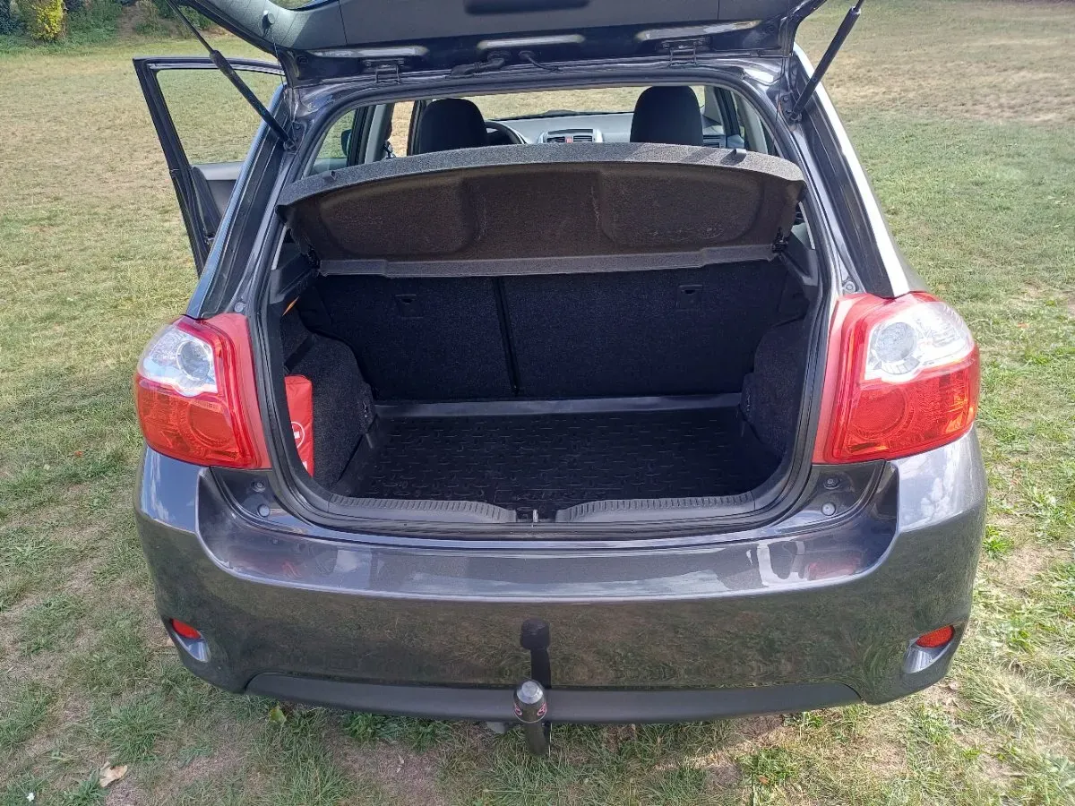Toyota Auris 2013 photo 3