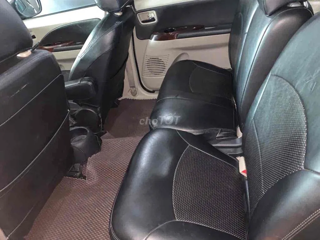 Mitsubishi Grandis 2009 photo 2
