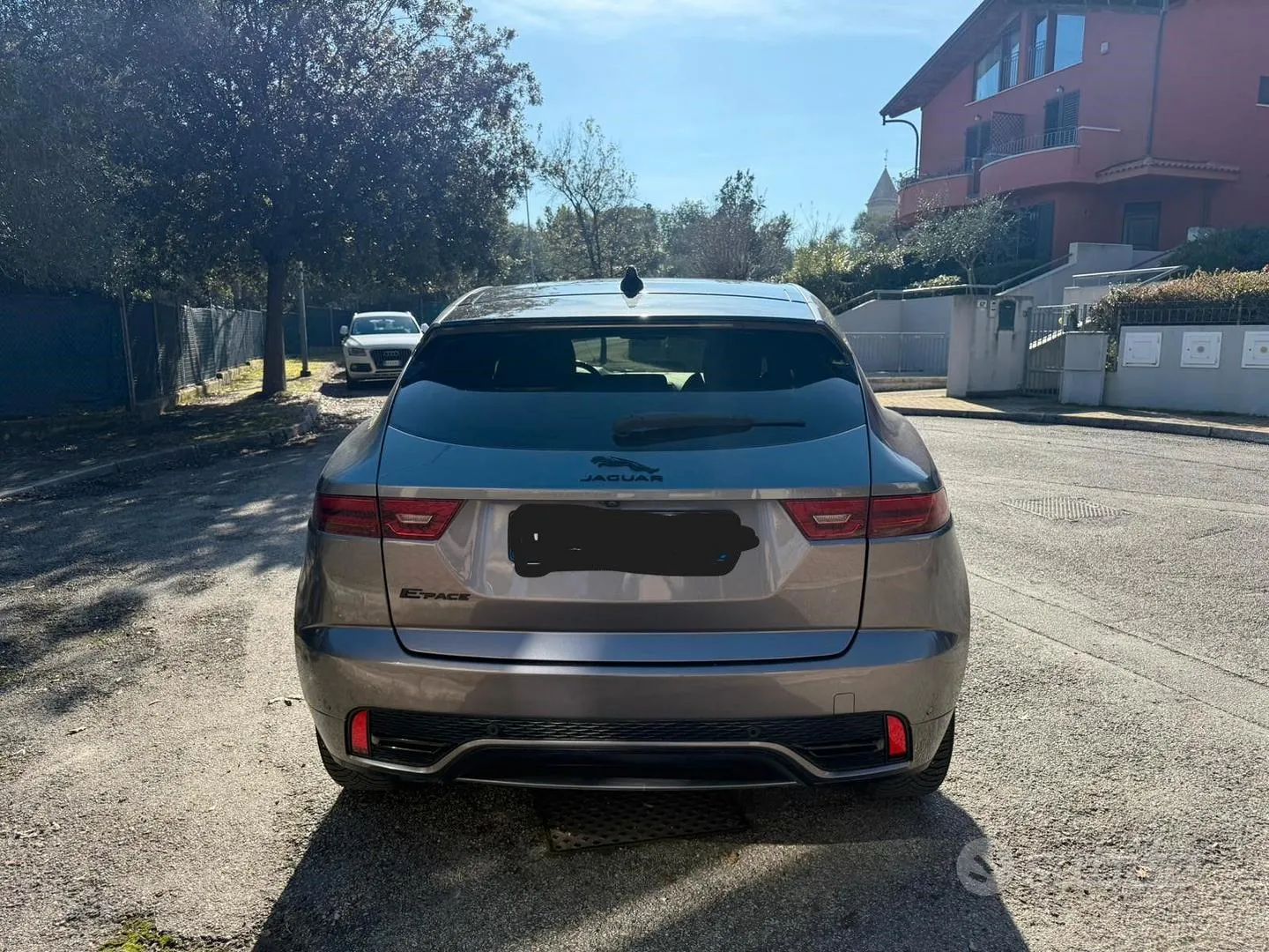 Jaguar E-Pace 2021 photo 3