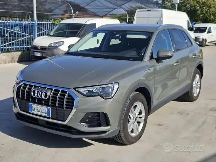 Audi Q3 2022 photo 2