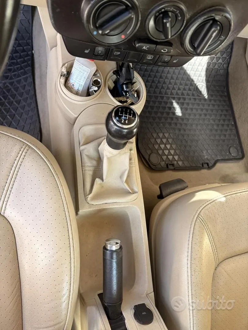 Volkswagen Beetle 2006 photo 4
