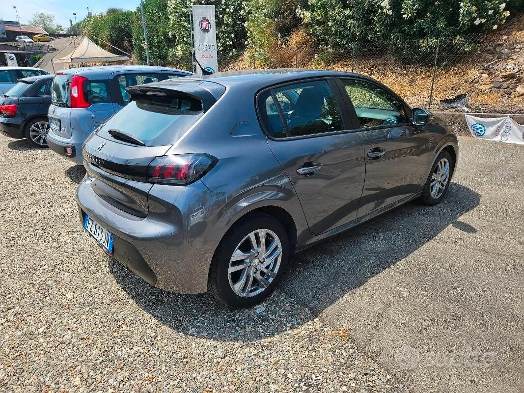 Peugeot 208 2019 photo 4