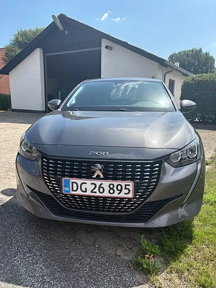 Peugeot 208 2022 photo 2