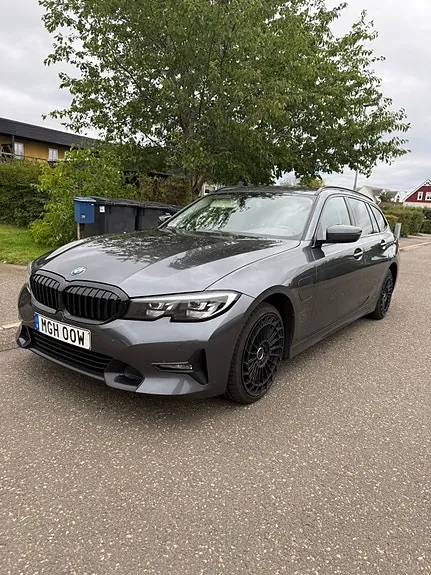 BMW 330E 2021 photo 2